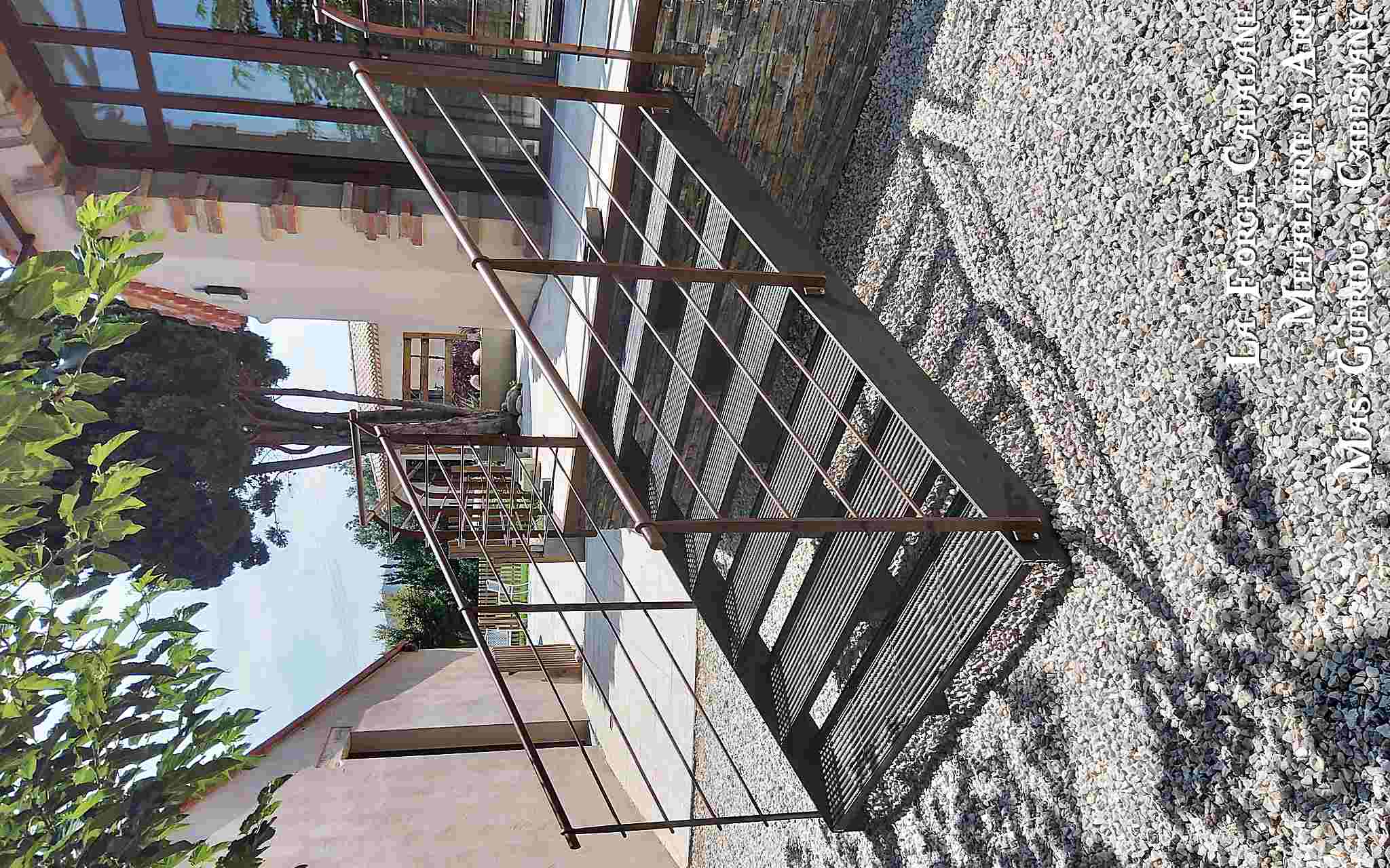 escalier fer torx limon plat rampant garde corps lisse horizontale habillage tole pliee thermo mars 2525 la forge catalane 3 .jpg